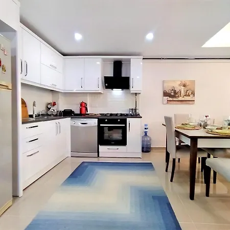 Flat With Shared Pool In Konyaalti *