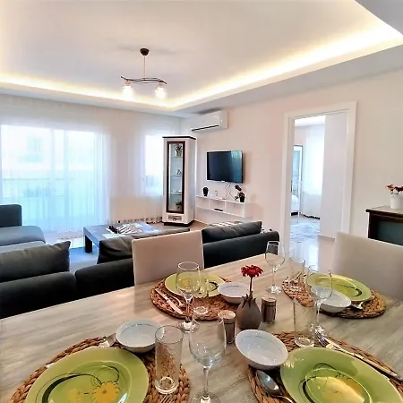 شقة Flat With Shared Pool In Konyaalti *